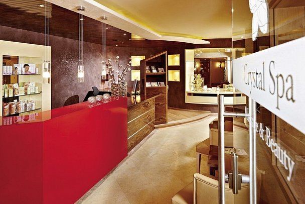 Berghof - Crystal Spa & Sports