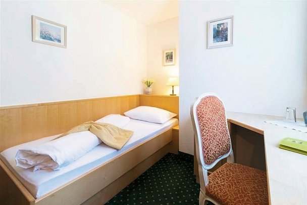 Alpenhof - Wohnbeispiel Einzelzimmer (Zimmercodierung EB1)