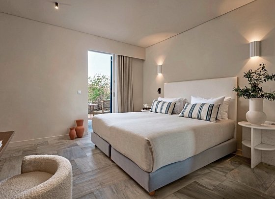 Mykonos Theoxenia - Wohnbeispiel Doppelzimmer Gartenblick (Zimmercodierung DBG)