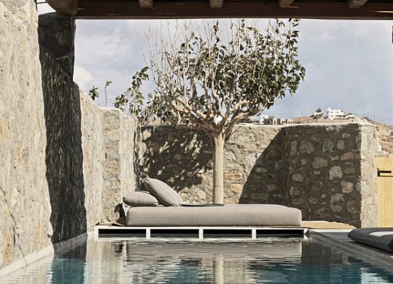 Nomad Mykonos - Wohnbeispiel Suite Nomad mit Privatpool u. Innenhof (Zimmercodierung WBR)