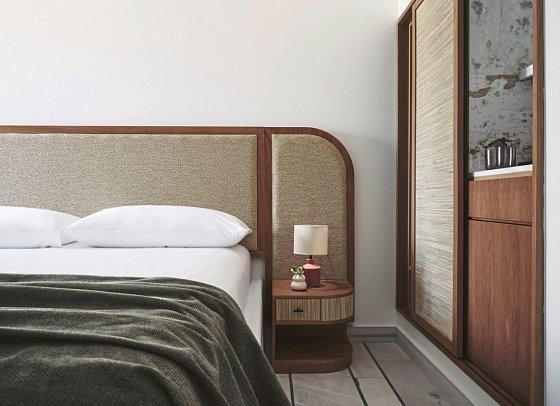 NUMO Mykonos Boutique Resort - Wohnbeispiel Doppelzimmer Evergreen Retreat mit seitlichem Meerblick (Zimmercodierung DSN)