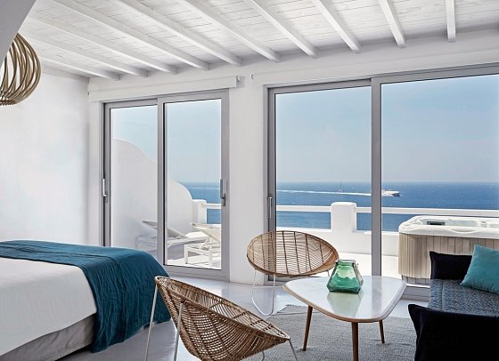 Kouros Hotel & Suites - Wohnbsp. Suite Deluxe Meerblick mit Außenjacuzzi (Zimmercodierung WD1)