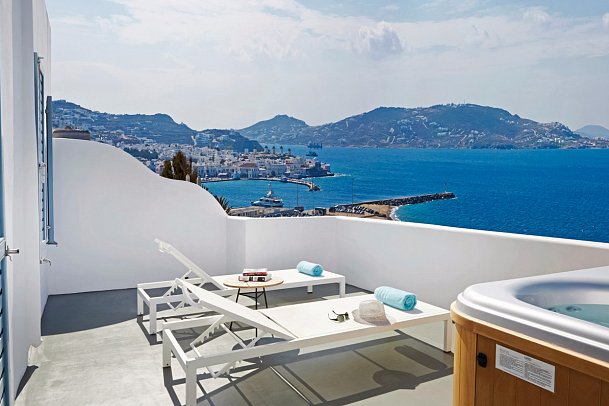 Kouros Hotel & Suites - Wohnbsp. Suite Deluxe Meerblick mit Außenjacuzzi (Zimmercodierung WD1)