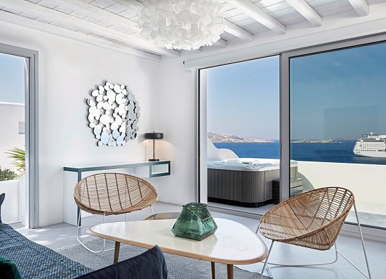 Kouros Hotel & Suites - Wohnbsp. Suite Deluxe Meerblick mit Außenjacuzzi (Zimmercodierung WD1)