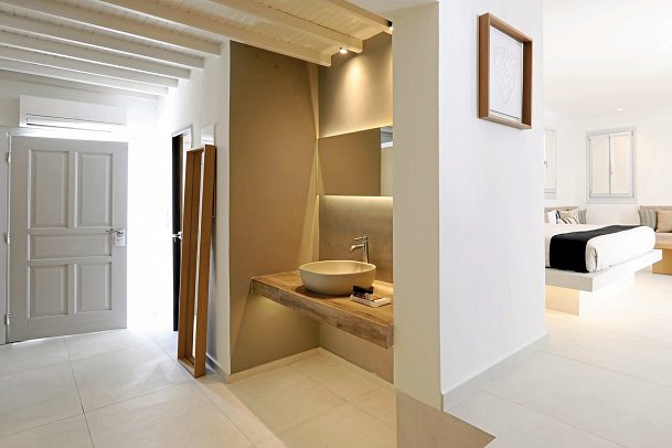 Boutiquehotel Andronikos - Wohnbeispiel Juniorsuite Gartenblick (Zimmercodierung JBG)