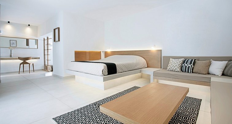 Boutiquehotel Andronikos - Wohnbeispiel Juniorsuite Gartenblick (Zimmercodierung JBG)