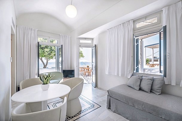 Xenones Filotera - Wohnbeispiel Honeymoon Suite mit Caldera-Blick (Zimmercodierung WHM)