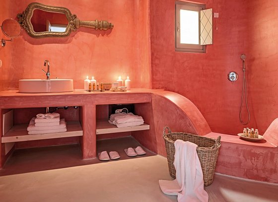 Skyfall Suites - Badbeispiel Suite Honeymoon Meerblick (Zimmercodierung WHM)