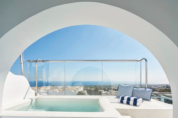 Aressana Spa Hotel and Suites - Wohnbeispiel Suite mit Meerblick und Außenwhirlpool (Zimmercodierung WBM)