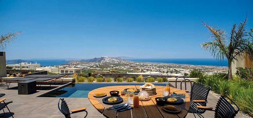 Apikia Santorin - Wohnbeispiel Suite Deluxe Meerblick Privatpool (Zimmercodierung WDR)