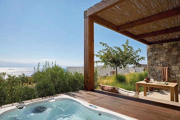 KOIA All-Suite Wellbeing Resort - Wohnbeispiel Junior Suite Sea View or Partial Sea View with hot tub (Zimmercodierung J1M)