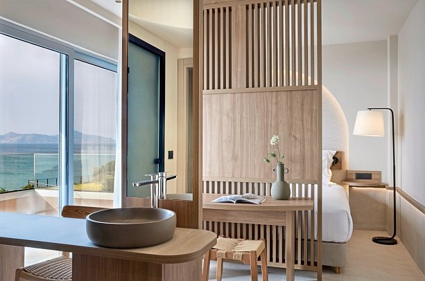 Ammos Resort - Wohnbeispiel Doppelzimmer Deluxe Meerblick (Zimmercodierung DDM)