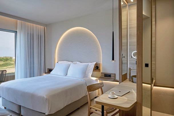 Ammos Resort - Wohnbeispiel Doppelzimmer Deluxe Meerblick (Zimmercodierung DDM)
