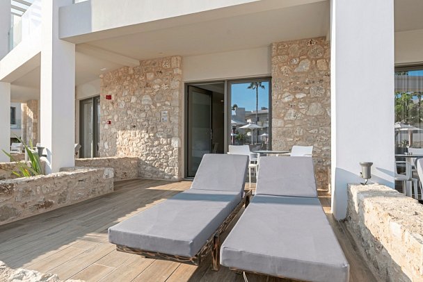 Apollon - Wohnbeispiel Deluxe Poolblick (Zimmercodierung UDP)