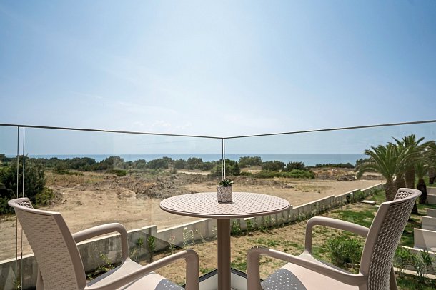 Porto Bello Beach Hotel & Aqua Park - Wohnbeispiel Familienzimmer Etagenbett seitl. Meerblick (Zimmercodierung FB2)