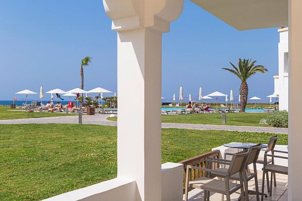 Neptune Luxury Resort - Beispiel Terrasse Apt. Superior Schlafzimmer erste Reihe (Zimmercodierung AS2)