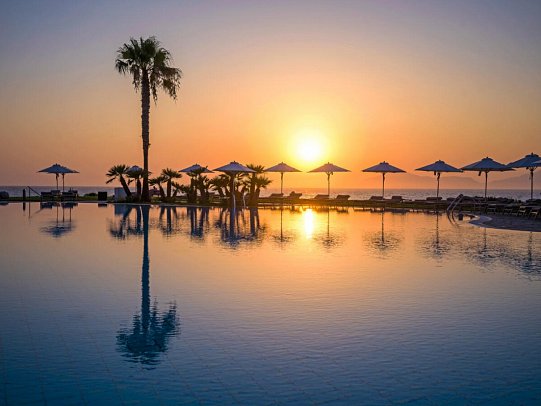 Neptune Luxury Resort