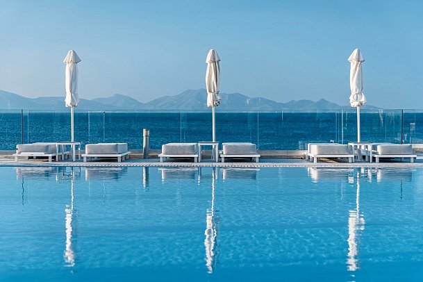 Dimitra Beach Hotel & Suites