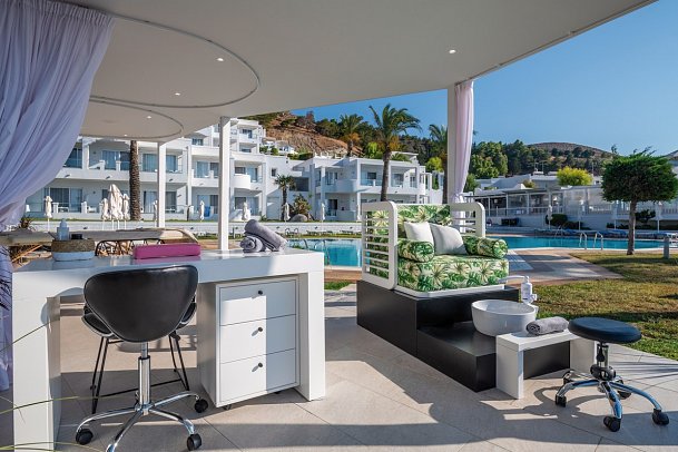 Dimitra Beach Hotel & Suites