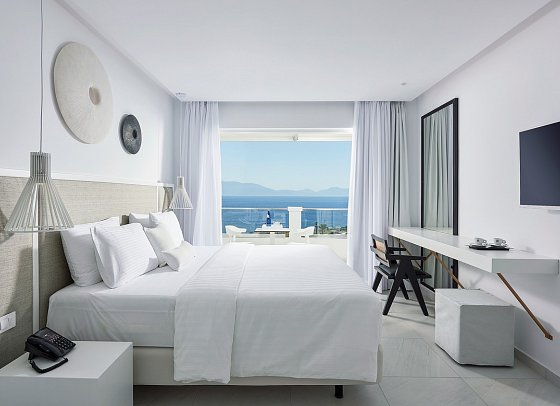 Dimitra Beach Hotel & Suites - Wohnbeispiel Juniorsuite Meerblick (Zimmercodierung J1M)