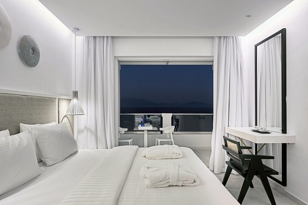 Dimitra Beach Hotel & Suites - Wohnbeispiel Juniorsuite Premium Gartenblick (Zimmercodierung JMG)