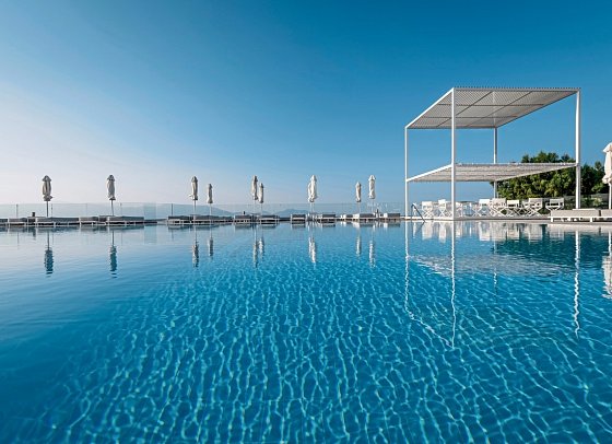 Dimitra Beach Hotel & Suites