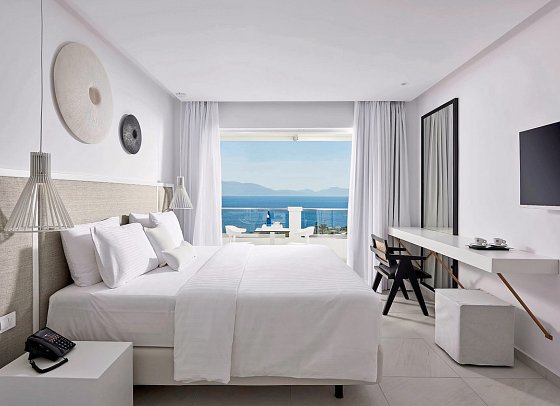 Dimitra Beach Hotel & Suites - Wohnbeispiel Suite Familie Meerblick (Zimmercodierungen WI1 & JMM)
