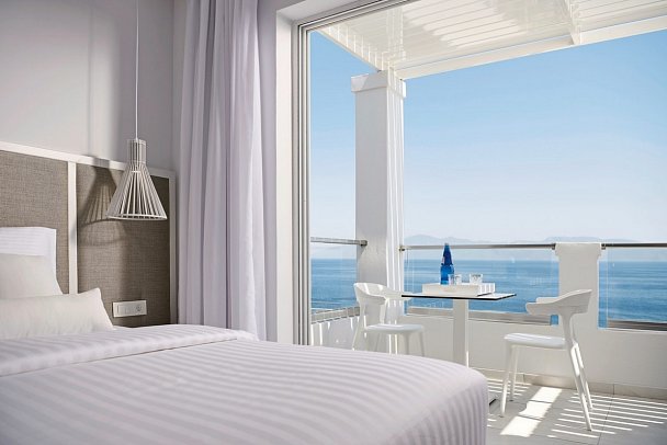 Dimitra Beach Hotel & Suites - Wohnbeispiel Juniorsuite Meerblick (Zimmercodierung J1M)