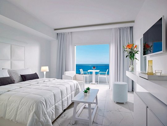 Dimitra Beach Hotel & Suites - Wohnbeispiel Doppelzimmer Meerblick (Zimmercodierung D1M)