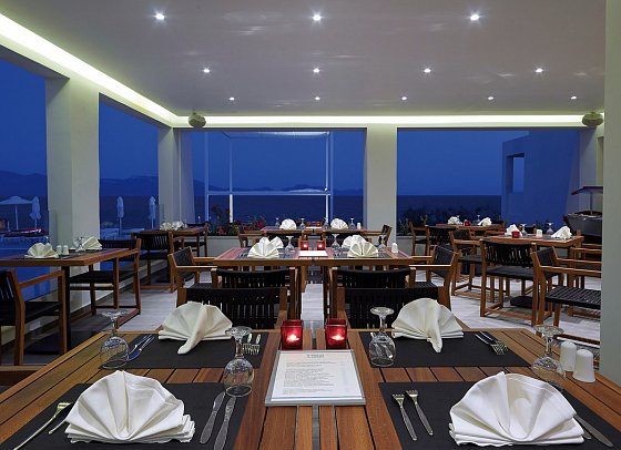 Dimitra Beach Hotel & Suites