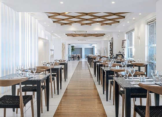 Dimitra Beach Hotel & Suites