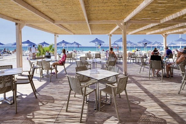 Caravia Beach Hotel