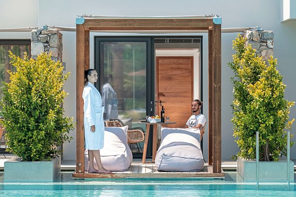 Caravia Beach Hotel - Wohnbeispiel Juniorsuite Swim-Up (Zimmercodierung JBQ)