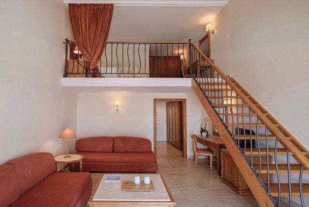 Mitsis Family Village - Wohnbeispiel Maisonette Swim-Up (Zimmercodierung MBQ)