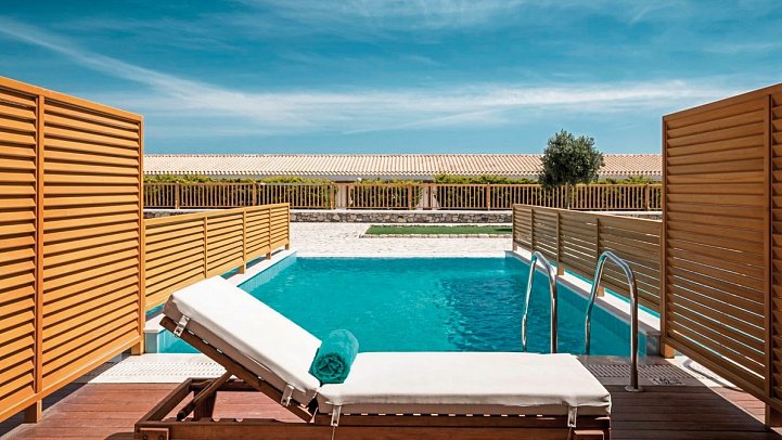 Mitsis Selection Blue Domes - Wohnbeispiel Doppelzimmer Privatpool (Zimmercodierung DBR)