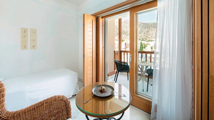 Mitsis Selection Blue Domes - Wohnbeispiel Familienzimmer (Zimmercodierung FB1)