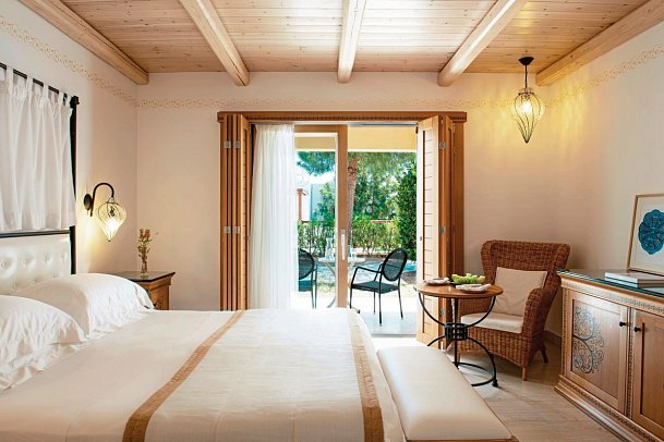 Mitsis Selection Blue Domes - Wohnbeispiel Bungalow Gartenblick (Zimmercodierungen BBG & BC1)