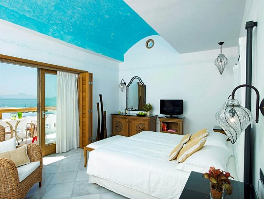 Mitsis Selection Blue Domes - Wohnbeispiel Bungalow Meerblick (Zimmercodierung B1M)