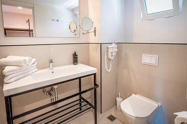 Smy Kos Beach & Splash - Wohnbeispiel Badezimmer Doppelzimmer Gartenblick (Zimmercodierungen D1G & ECG)