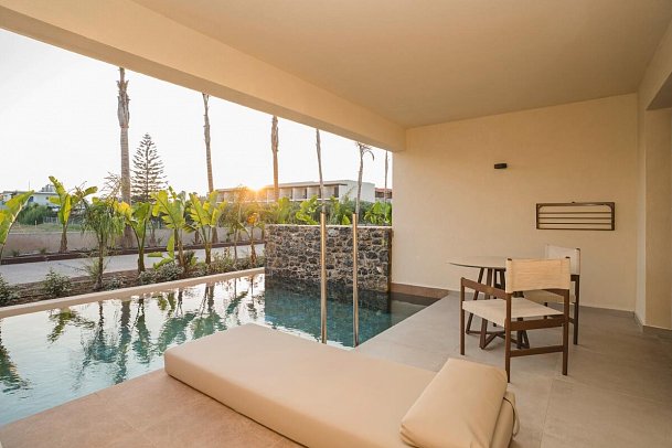 Arato by E-Geo - Beispiel Aussenbereich Grand Suite Private Pool (Zimmercodierung WOR)