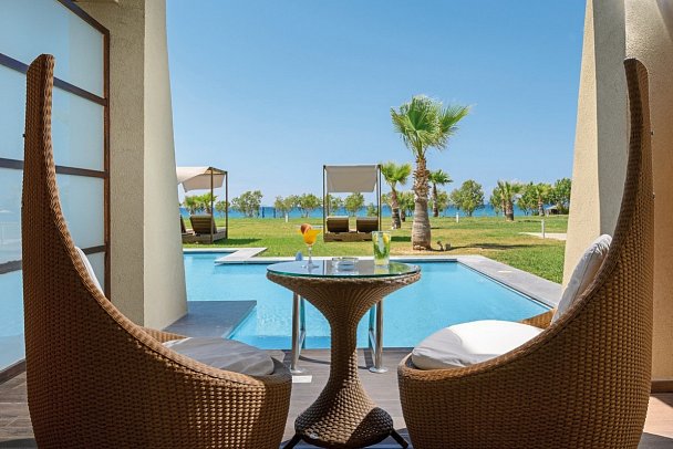 Astir Odysseus Resort & Spa - Wohnbeispiel Maisonette Meerseite Gemeinschafts-Pool (Zimmercodierung MBQ)