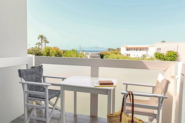 Akti Palace - Wohnbeispiel Doppelzimmer Gemeinschafts-Pool (Zimmercodierung DBQ)