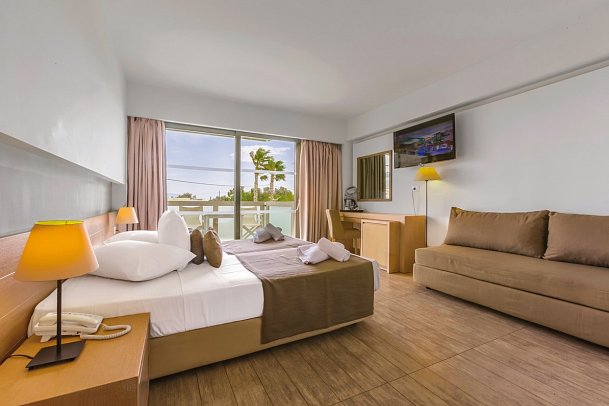 Akti Palace - Wohnbeispiel Doppelzimmer Gartenblick (Zimmercodierung D1G)