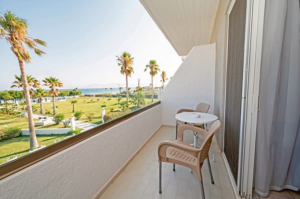 Costa Angela - Wohnbeispiel Doppelzimmer Meerblick (Zimmercodierungen DBM & D1M)