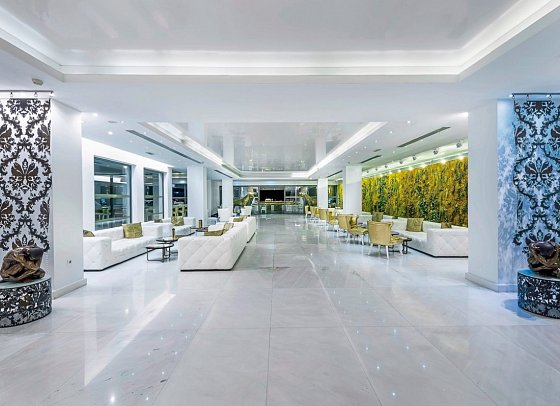 Diamond Deluxe Hotel & Spa