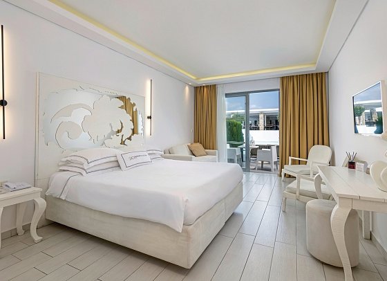 Diamond Deluxe Hotel & Spa - Wohnbeispiel Doppelzimmer Deluxe Swim-Up (Zimmercodierung DDQ)