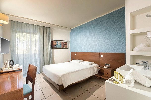 Blue Lagoon Resort - Wohnbeispiel Doppelzimmer seitl. Meerblick (Zimmercodierung DBN)