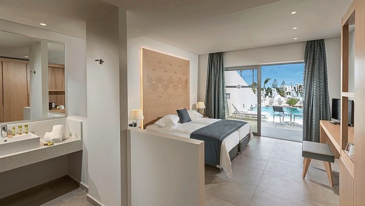 Blue Lagoon Ocean - Wohnbeispiel Juniorsuite Privatpool (Zimmercodierung J1R)