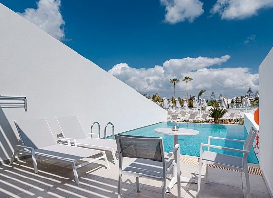 Blue Lagoon Ocean - Wohnbeispiel Juniorsuite Privatpool (Zimmercodierung J1R)