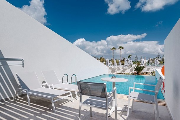 Blue Lagoon Ocean - Wohnbeispiel Juniorsuite Privatpool (Zimmercodierung J1R)